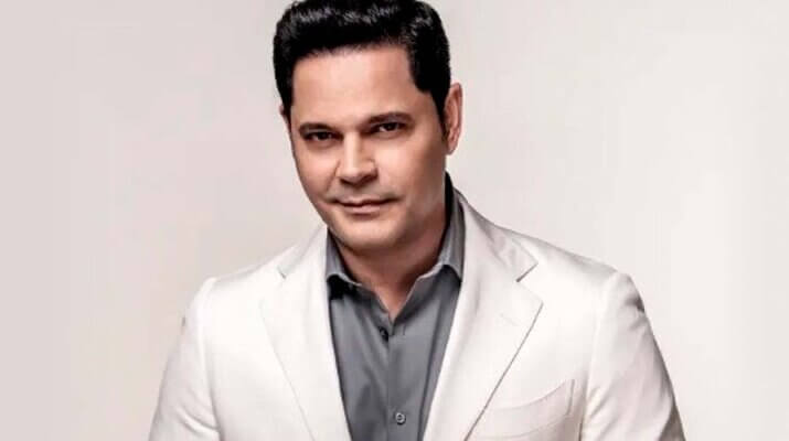 "REY RUIZ" el ícono de la salsa romántica celebrando el Día de las Madres en concierto en New Jersey