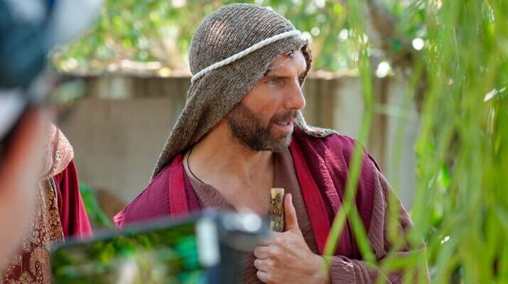 Arap Bethke sorprende interpretando al Apóstol Pedro en "La Última Semana de Jesús"