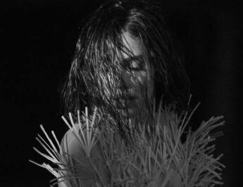 Anitta y Shakira celebran la fuerza y la libertad femenina con su nuevo sencillo “CHOKA CHOKA”