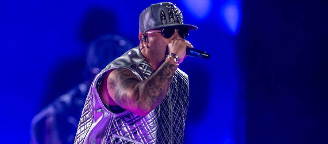 Wisin sorprende al público de Karol G en Coachella con clásicos del reguetón de la vieja escuela