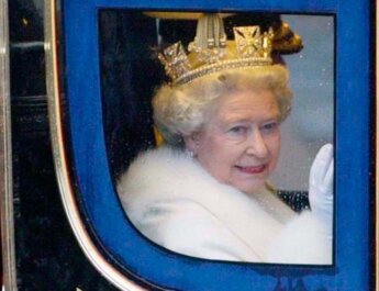 Cien años de Isabel II, la reina que unió dos siglos