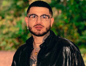 “Bombón” de Kapo combina elementos de shatta, afrobeat, dancehall y reggae en una canción de ritmo ágil y directo, construida para conectar desde la primera escucha.