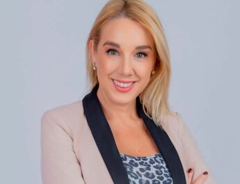 Adriana Navarro llega a Mega TV: una trayectoria sólida entre noticias, política y televisión en Miami