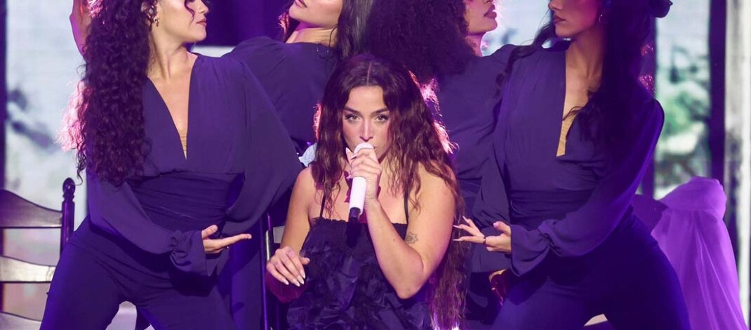 Lola Índigo deslumbra en la cuarta edición de Billboard Mujeres Latinas y recibe el “PREMIO EVOLUCIÓN”