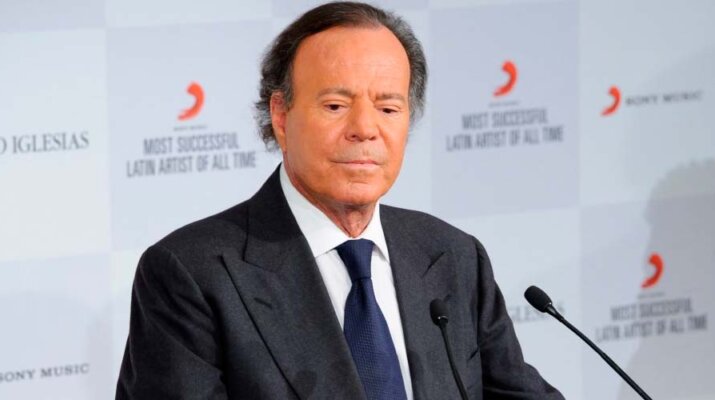 Julio Iglesias prepara querella contra Yolanda Díaz, vicepresidenta española, por “injurias y calumnias”