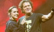 Carlos Vives conquista Nueva York con el Radio City Music Hall lleno a capacidad y acompañado por su hija en el escenario