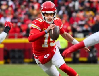 Patrick Mahomes renueva con los Chiefs con un contrato récord de $504.75 millones