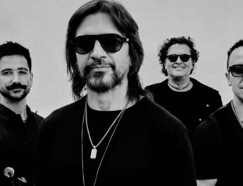 Juanes deslumbra en la portada de Billboard español junto a Carlos Vives, Fonseca y Camilo