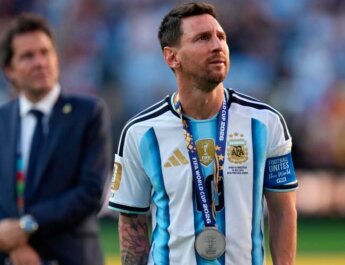 Lionel Messi volvió a Argentina en avión privado y sin contacto con aficionados
