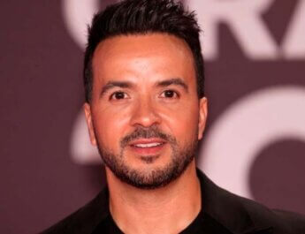 Luis Fonsi debuta en “Say a little prayer”, personaje DMH
