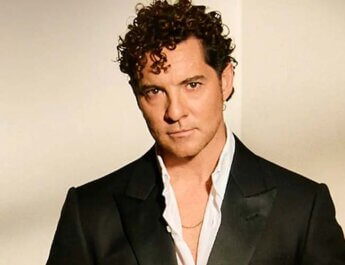 David Bisbal emociona con “AMIGOS DEL MUNDO', un clásico universal que sigue uniendo generaciones