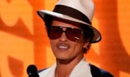 Bruno Mars estrena el video de “Dance With Me”, personaje DMH