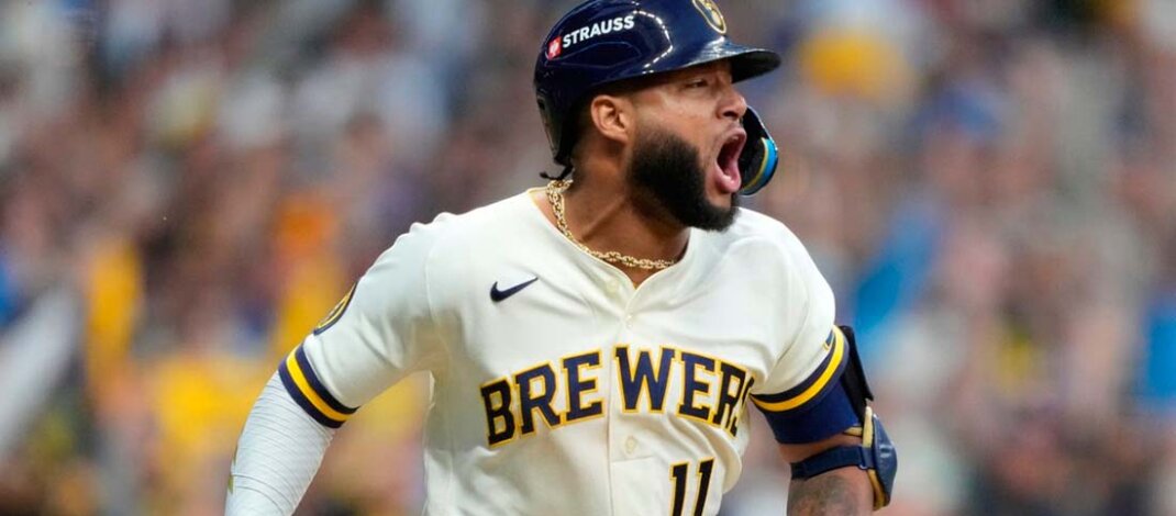 Con ayuda del techo y del poder de Chourio, Brewers ponen 2-0 la Serie de la Liga Nacional ante los Padres