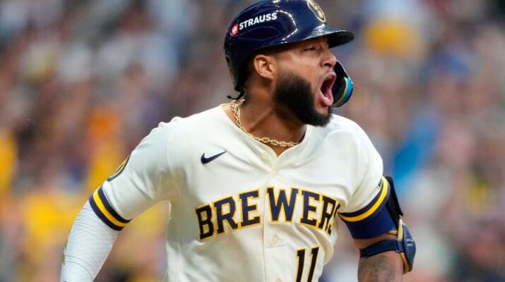 Con ayuda del techo y del poder de Chourio, Brewers ponen 2-0 la Serie de la Liga Nacional ante los Padres